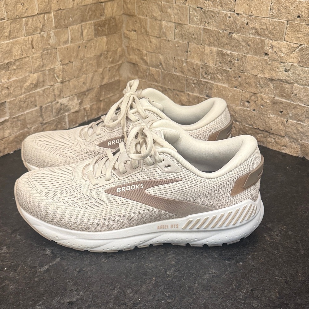 Brooks Women's Athletic Shoes - Coconut/Chateau/Portabella 8.5